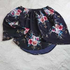 FLOWERY Bell sleeve, off the shoulder top